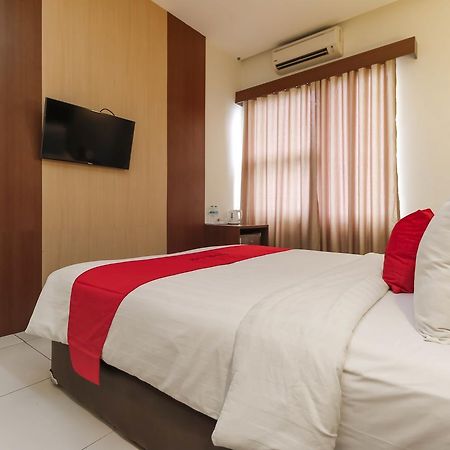 Reddoorz Near Roxy Hotel Jacarta Exterior foto