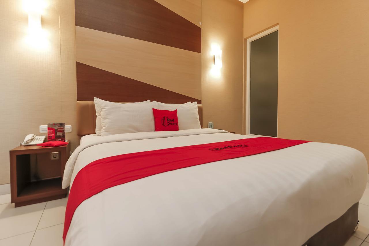 Reddoorz Near Roxy Hotel Jacarta Exterior foto