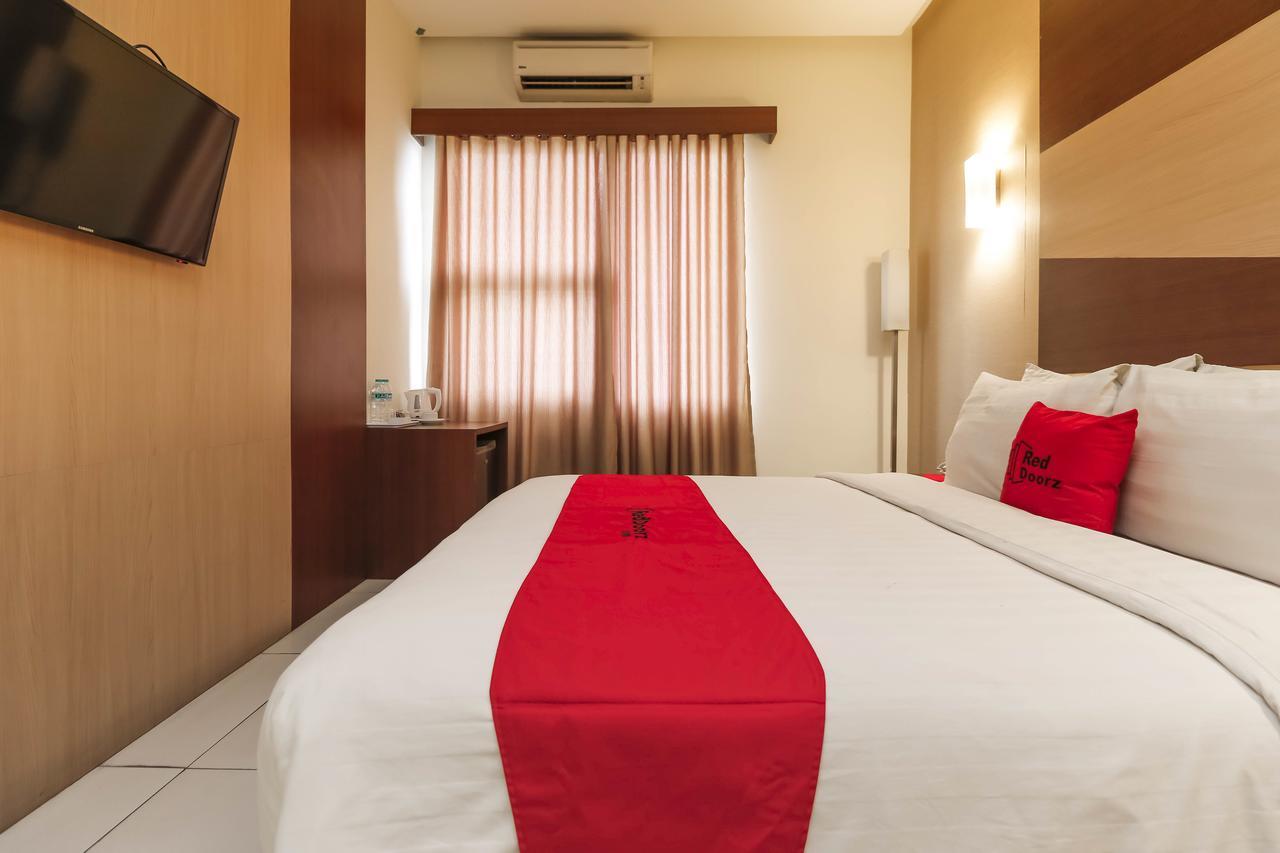 Reddoorz Near Roxy Hotel Jacarta Exterior foto